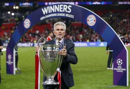 认为他理应 认为他理应